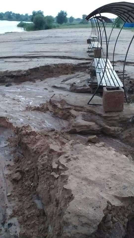 Новини Хмельницького - фото з Повалені дерева та розмитий пляж: негода наробила лиха у Нетішині (ФОТО)