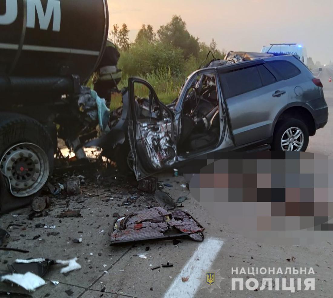 Новини Житомира - фото з Смертельна ДТП на Малинщині: 21-річний водій «Hyundai» з’їхав на узбіччя та зіткнувся з вантажівкою