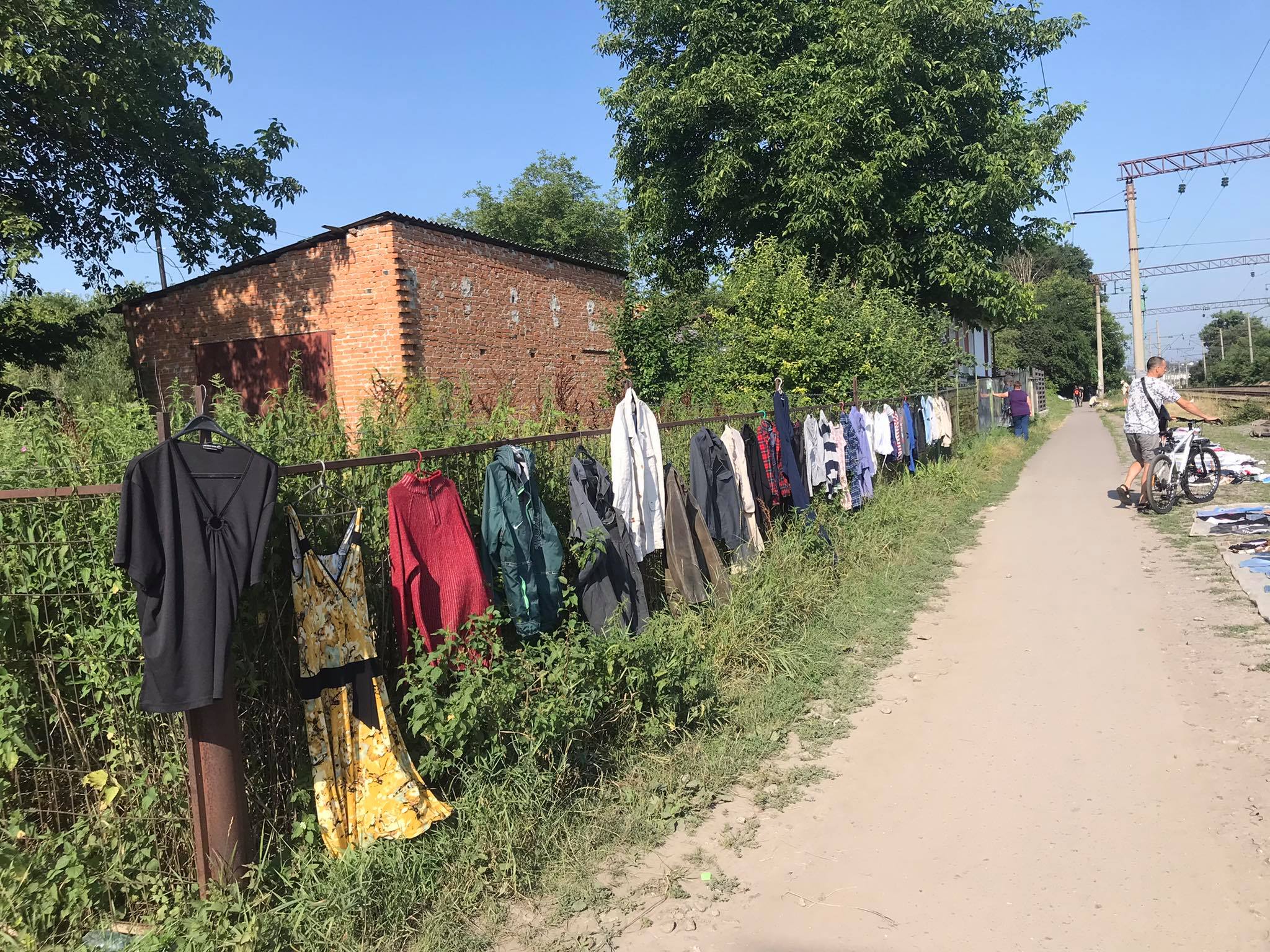 Новини Хмельницького - фото з Постачальники - безхатьки, реалізатори - пенсіонери. Розповідаємо про ринок на Кам’янецькому переїзді Нет описания.