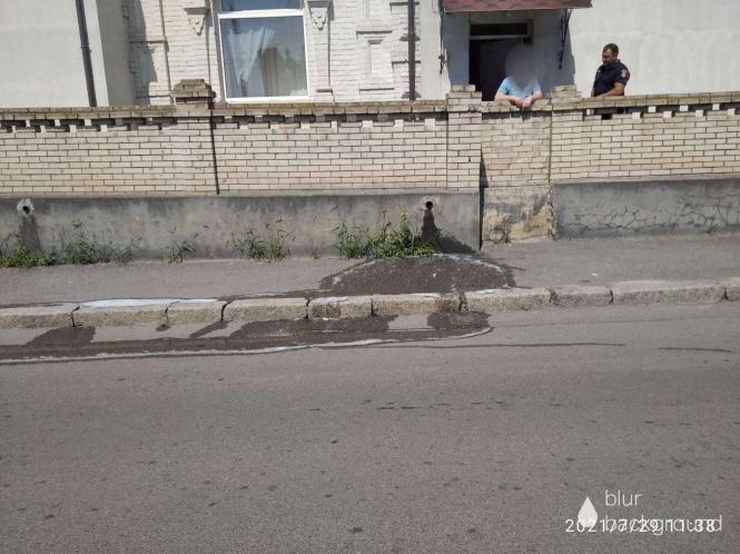 Новини Вінниці - фото з Під колеса службового авто Муніципальної варти вінничанин вилив мильну воду