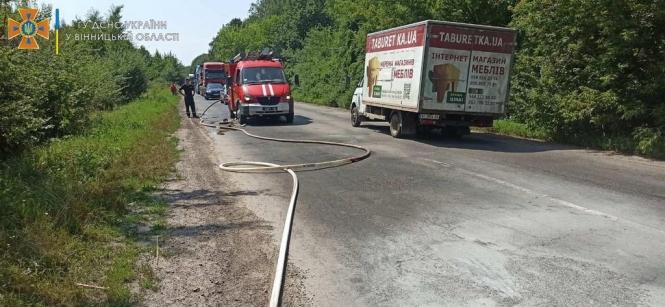 Новини Вінниці - фото з Спалахнув під час руху. На Турбівському шосе горів автомобіль