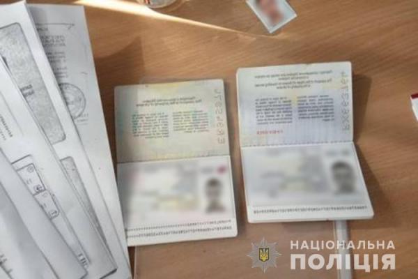Новини Тернополя - фото з Два роки виготовляли "липові" документи. В Тернополі викрили злочинну групу