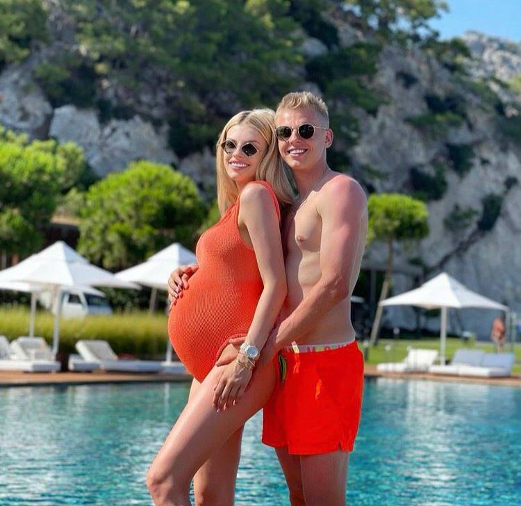 Новини Вінниці - фото з «Міс Вінниця 2013» Влада Щеглова народила доньку футболісту Зінченку. Історія зіркової пари