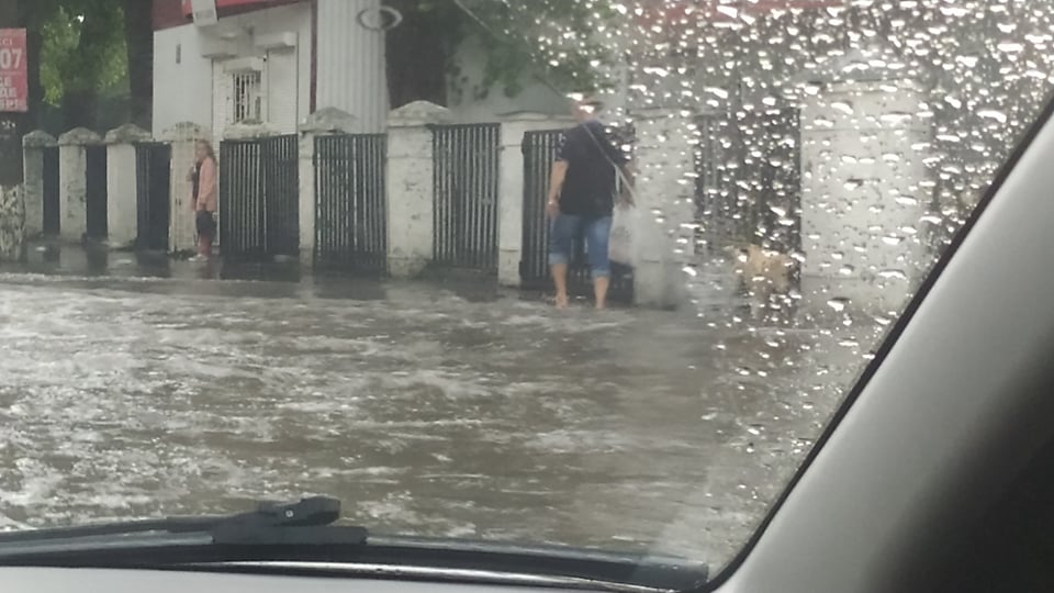 Новини Хмельницького - фото з Води по коліна. Зібрали відео затопленого Хмельницького Немає опису.