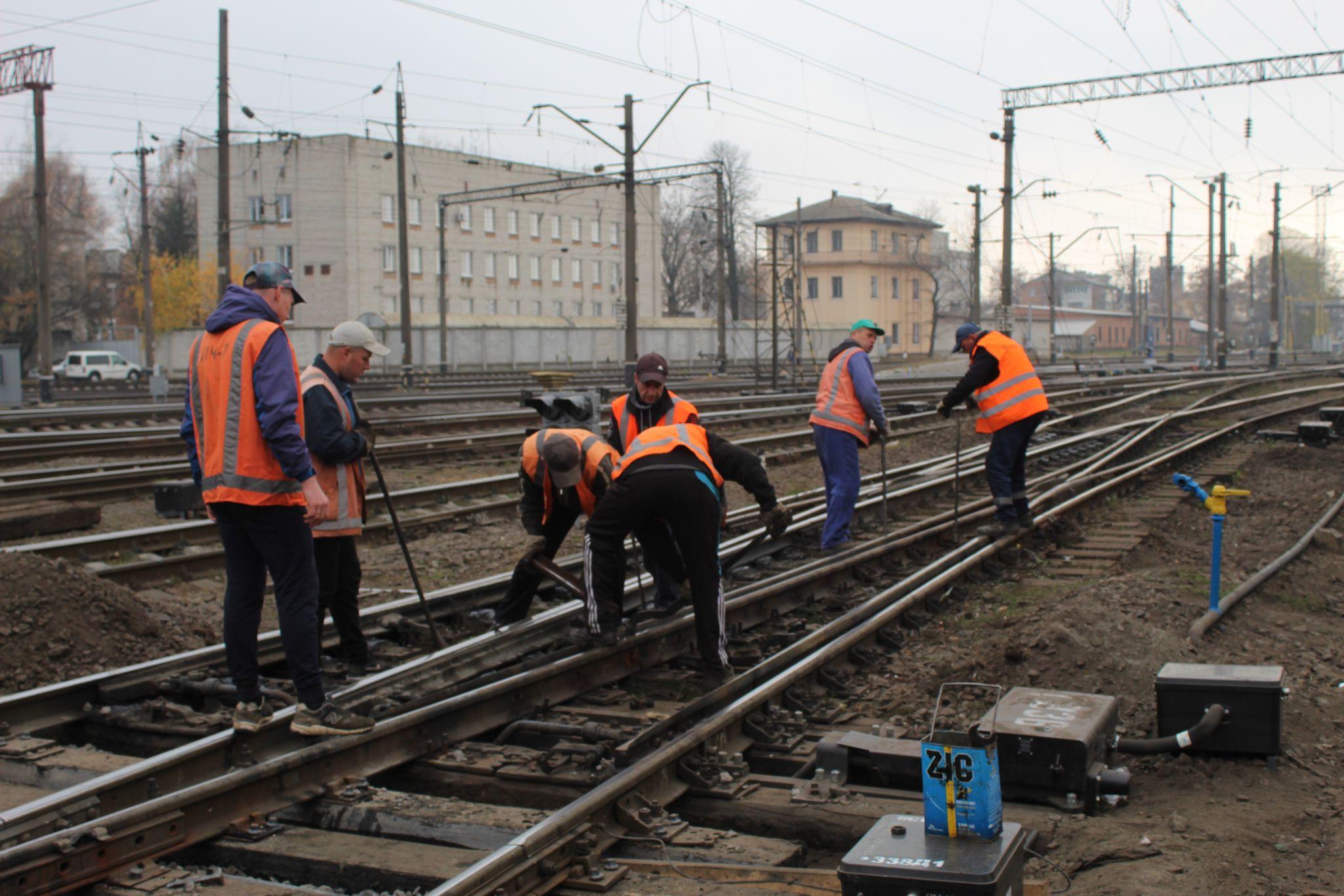 Новини Козятина - фото з «Мені моя робота подобається, тому що вона відповідальна, як кожного залізничника»
