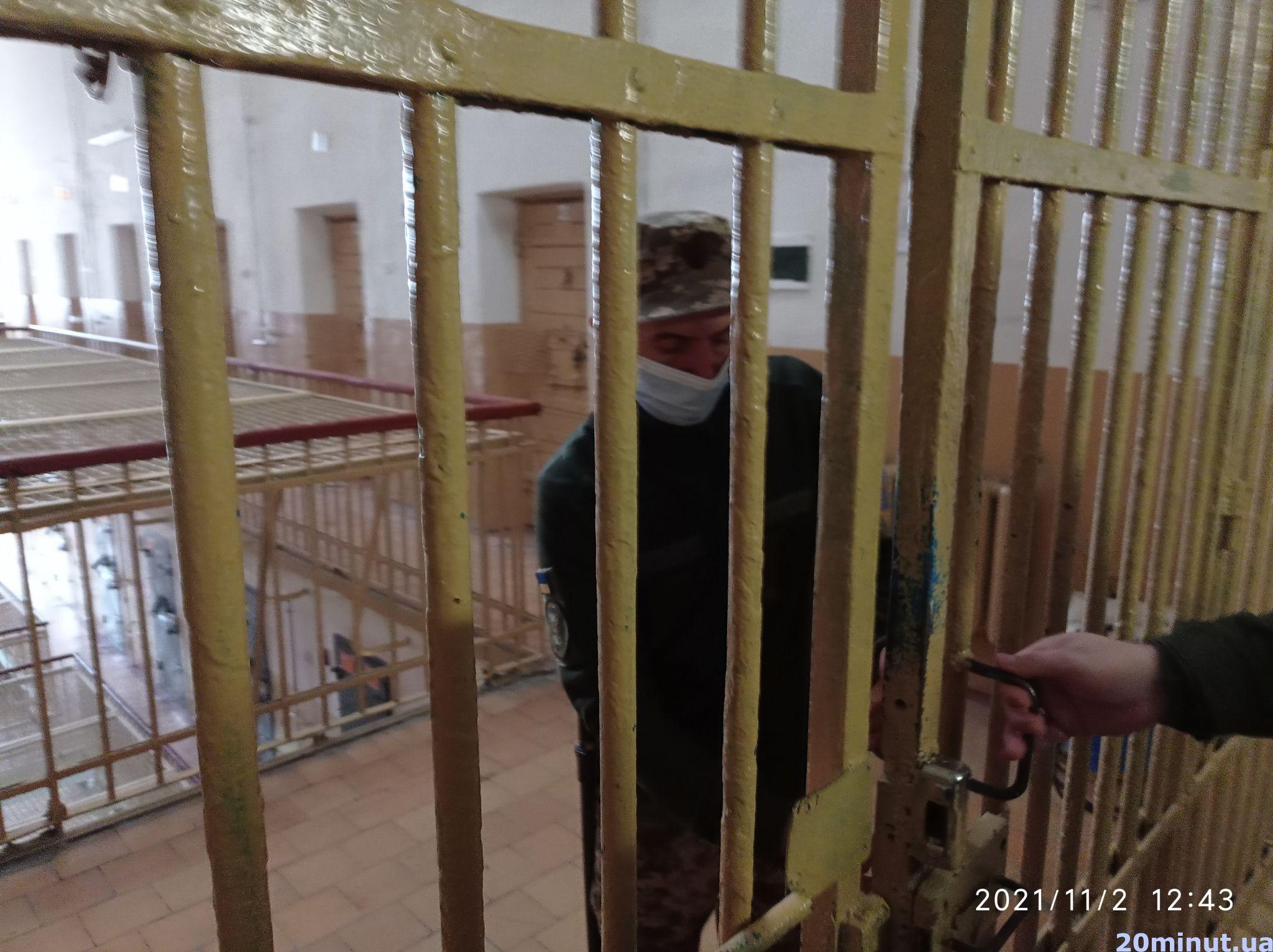 Новини Тернополя - фото з Ексклюзивний репортаж із тюрми. Як живуть, що їдять, де гуляють довічно засуджені та ув'язнені (ВІДЕО)