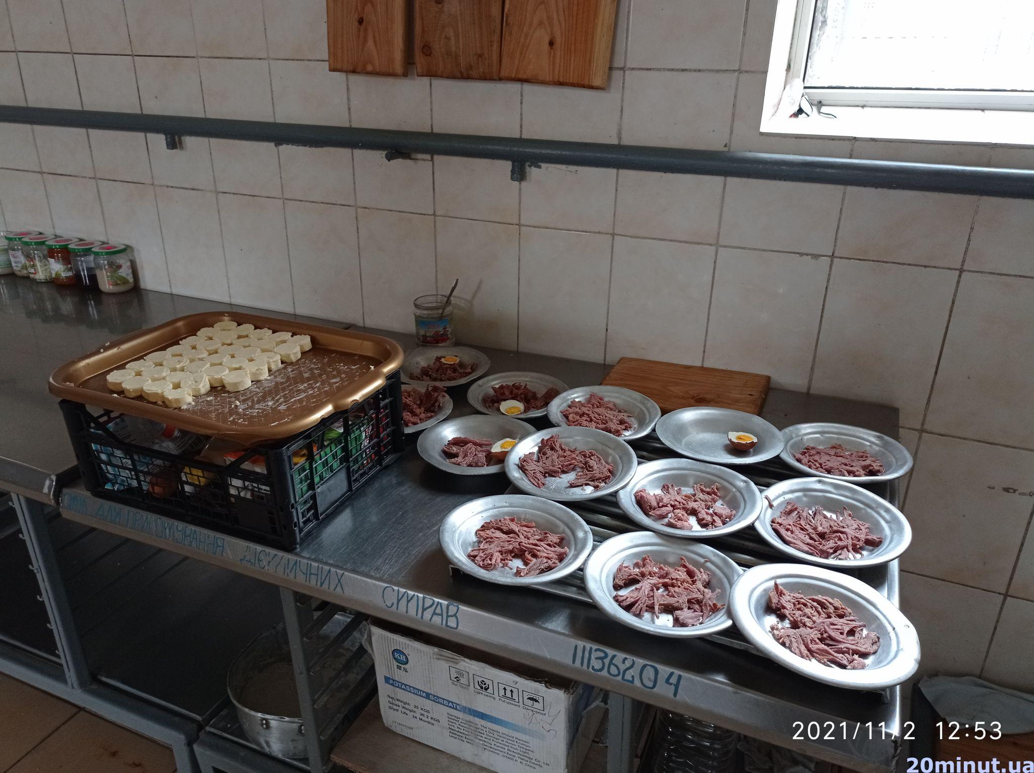 Новини Тернополя - фото з Ексклюзивний репортаж із тюрми. Як живуть, що їдять, де гуляють довічно засуджені та ув'язнені (ВІДЕО)