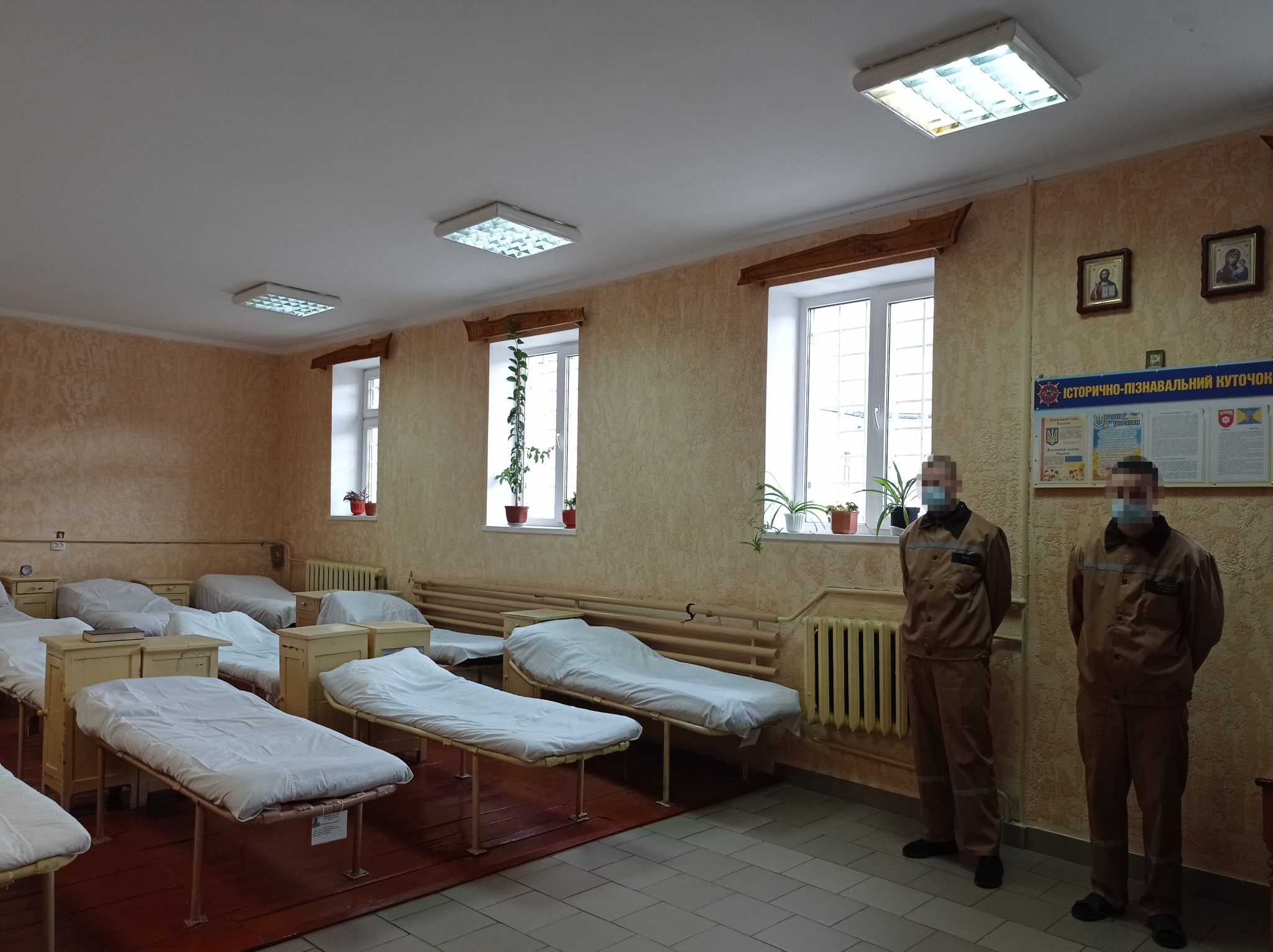 Новини Тернополя - фото з Ексклюзивний репортаж із тюрми. Як живуть, що їдять, де гуляють довічно засуджені та ув'язнені (ВІДЕО)