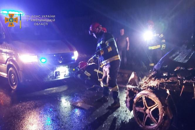 Новини Хмельницького - фото з Поблизу Хмельницького «Mercedes» перекинувся і злетів в кювет