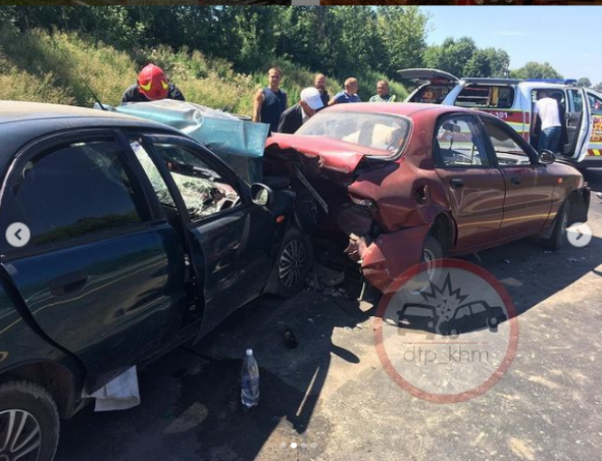 Новини Хмельницького - фото з Дві ДТП у Хмельницькому районі: перекинувся «Renault» і зіткнулись чотири автомобілі
