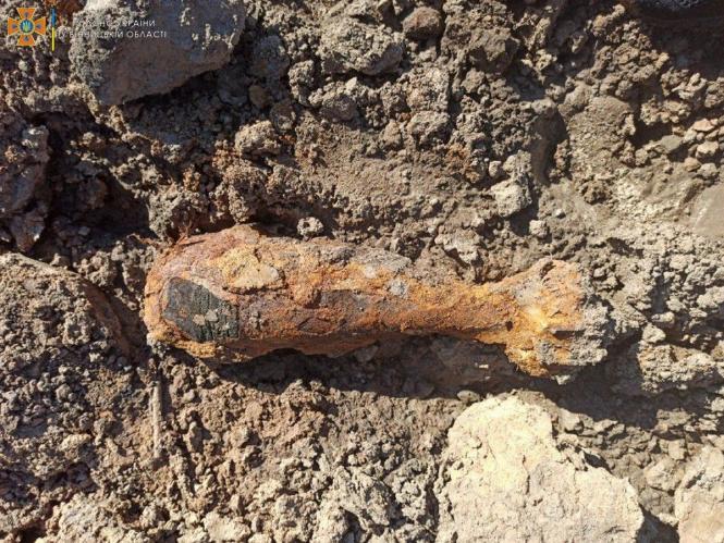 Новини Вінниці - фото з У Медвежому Вушку під час ремонту дороги знайшли бойову міну