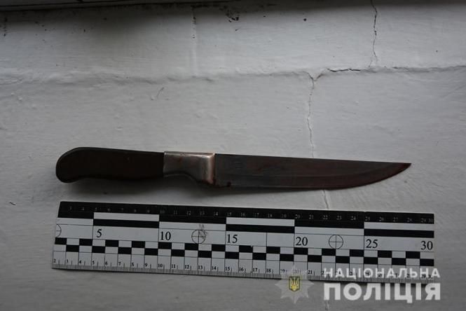 Новини Хмельницького - фото з Мав психічні проблеми. На Хмельниччині затримали чоловіка, який зарізав рідних батьків