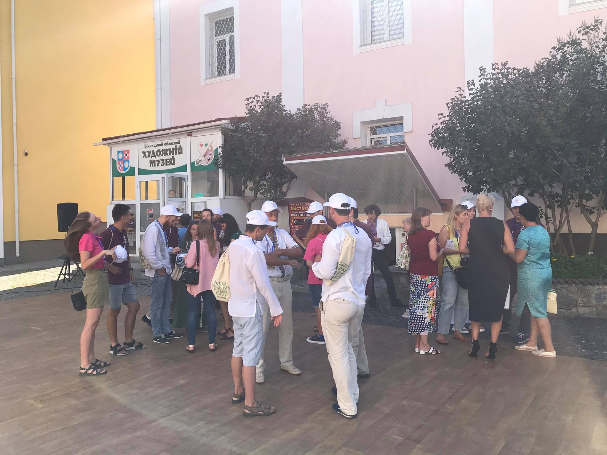 Новини Вінниці - фото з Малюватимуть знаних персон області. Стартував п'ятий Міжнародний пленер «Кращий художник 2021»