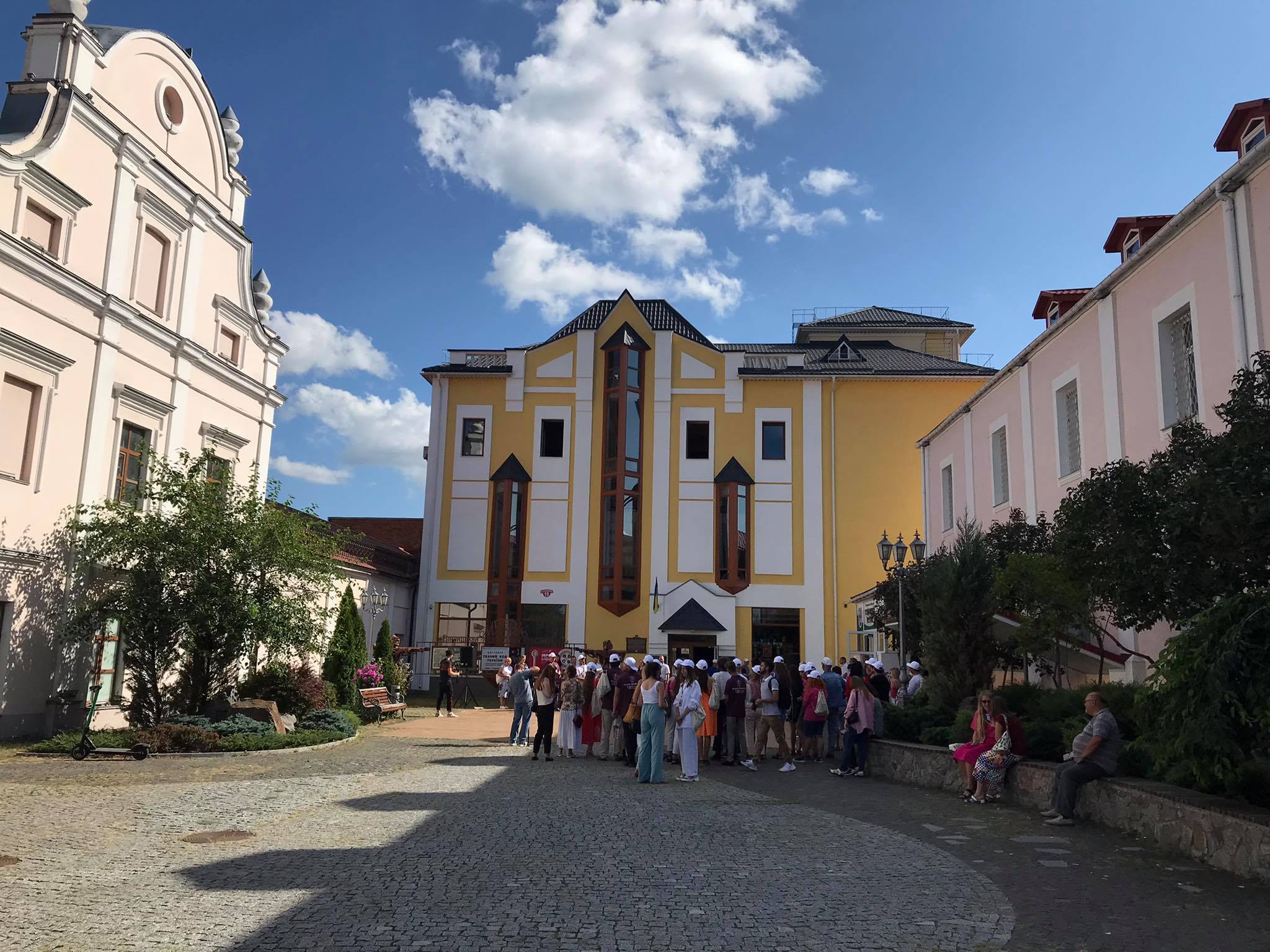 Новини Вінниці - фото з Малюватимуть знаних персон області. Стартував п'ятий Міжнародний пленер «Кращий художник 2021»