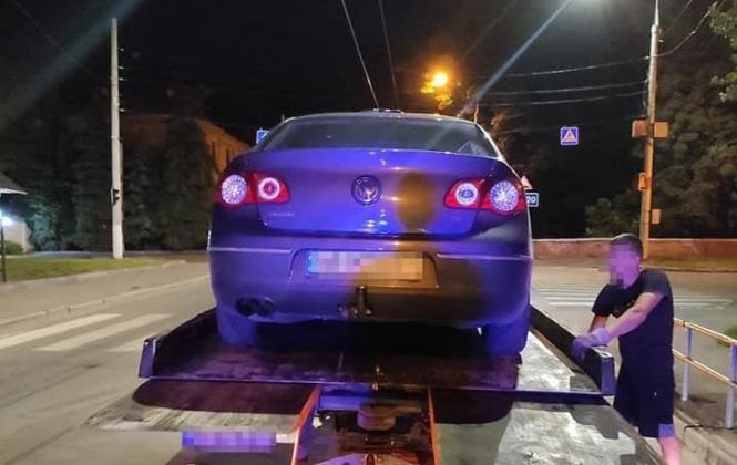 Новини Вінниці - фото з П'яна ДТП на Стрілецькій. Підхмелений водій хотів зам'яти все хабарем у 400 доларів