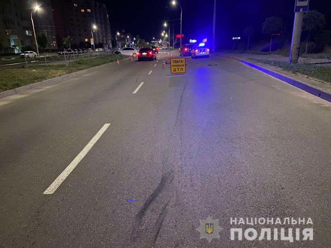 Новини Вінниці - фото з На Келецькій п'яний на Renault протаранив Subaru та в'їхав у зупинку