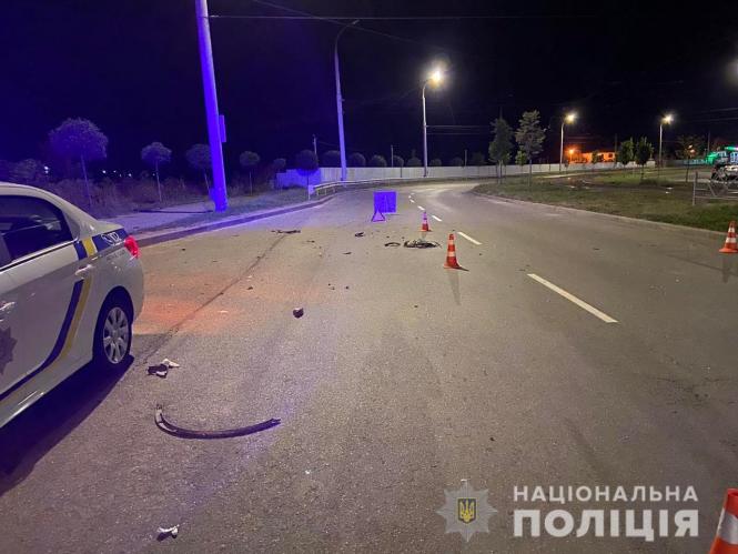 Новини Вінниці - фото з На Келецькій п'яний на Renault протаранив Subaru та в'їхав у зупинку