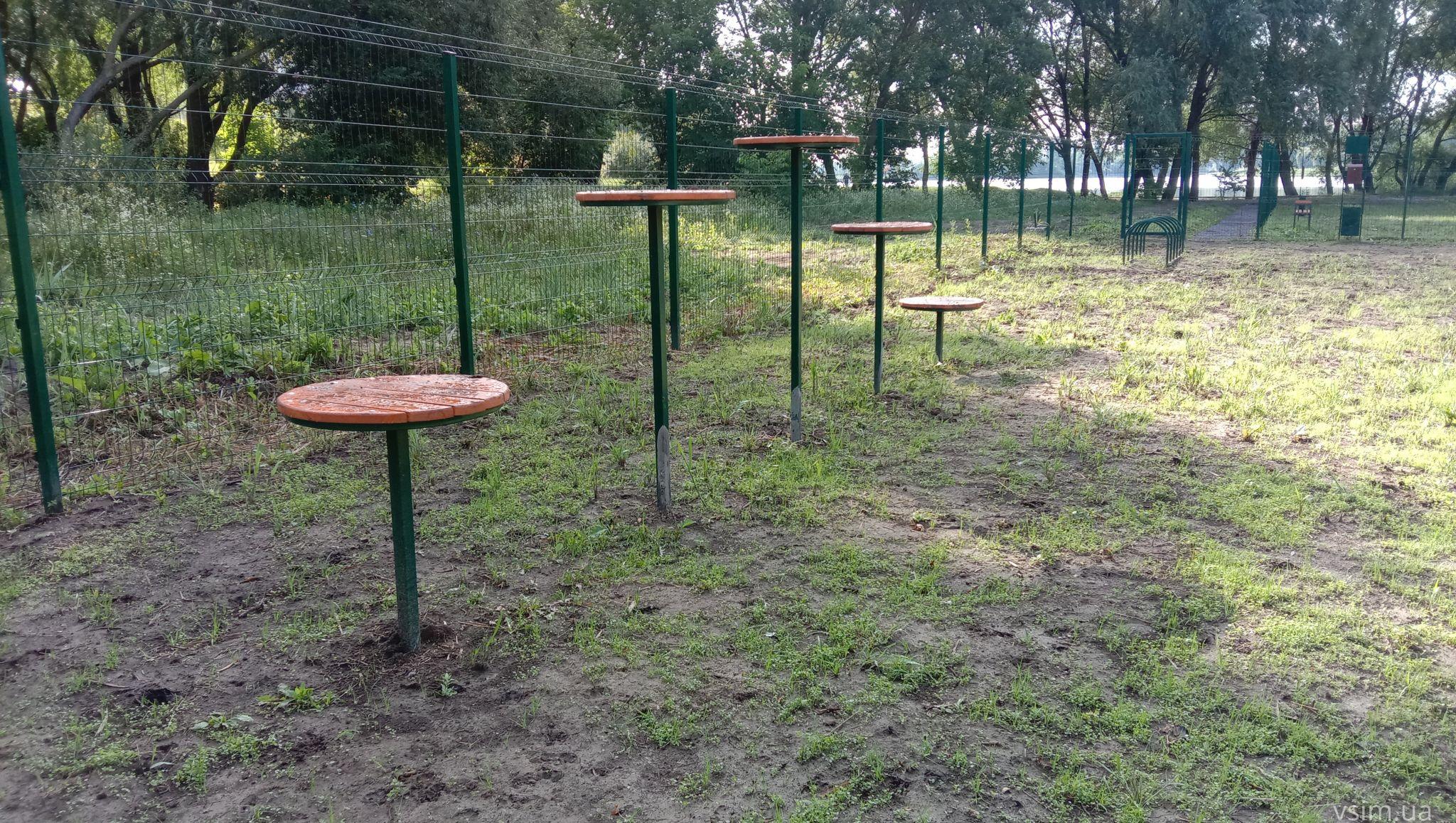 Новини Хмельницького - фото з Закінчили облаштування майданчика для вигулу собак на Озерній. Як він виглядає (ФОТО)