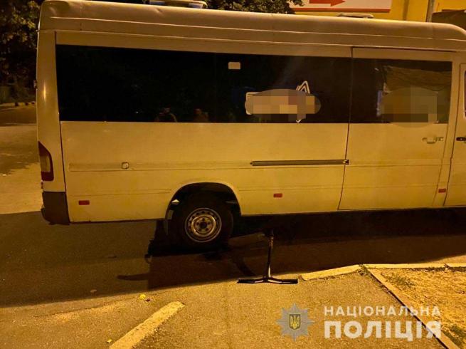 Новини Вінниці - фото з На провулку Українському маршрутка на тротуарі збила 10-річного хлопчика