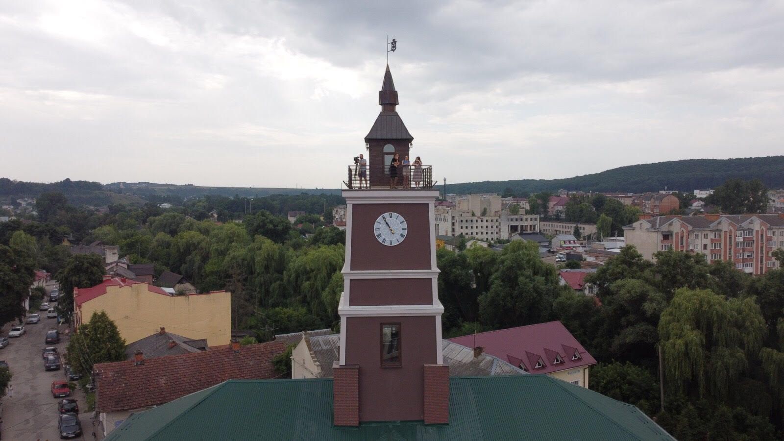 Новини Тернополя - фото з В області діє єдиний оглядовий майданчик на ратуші. Хочете освідчитися чи зробити унікальні фото?