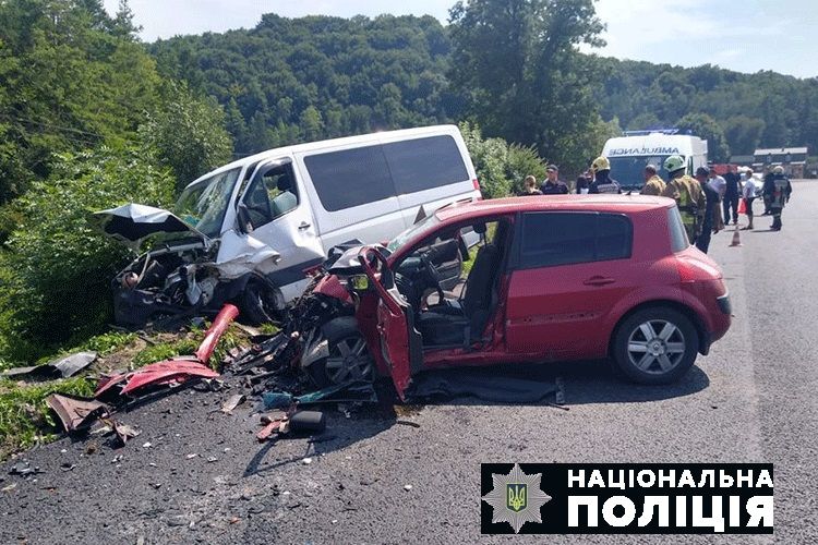 Новини Тернополя - фото з Аварія на Тернопільщині: молодого чоловіка затиснуло в розбитому авто (ФОТО)