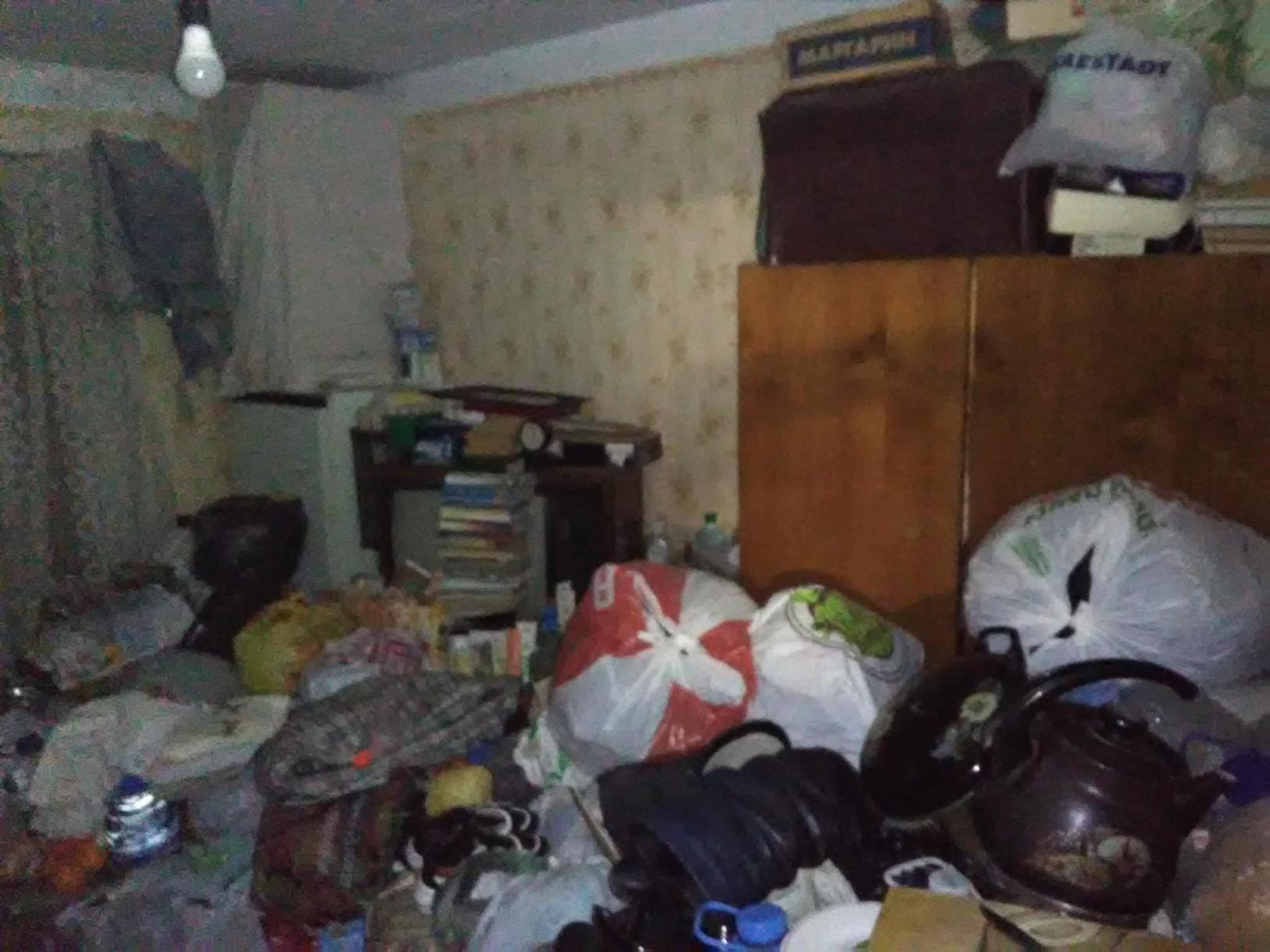 Новини Хмельницького - фото з “Слухаємо прокльони й нюхаємо сморід”. Чому мешканці гуртожитку на Чорновола скаржаться на сусідку Нет описания.