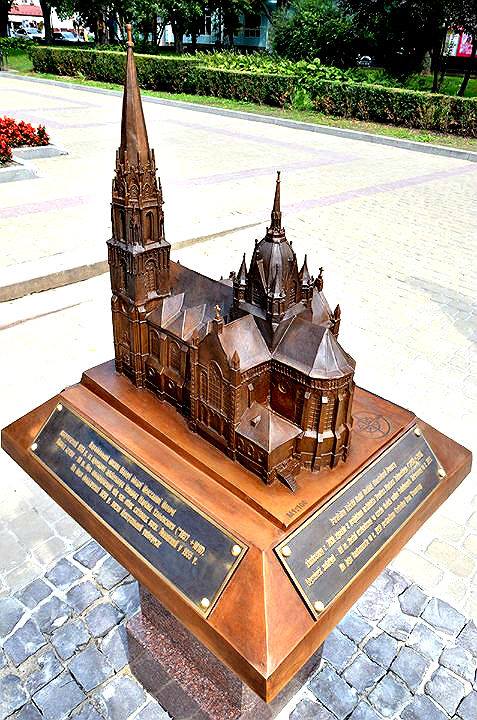 Новини Тернополя - фото з 31 рік Незалежності на фото: як змінився Тернопіль