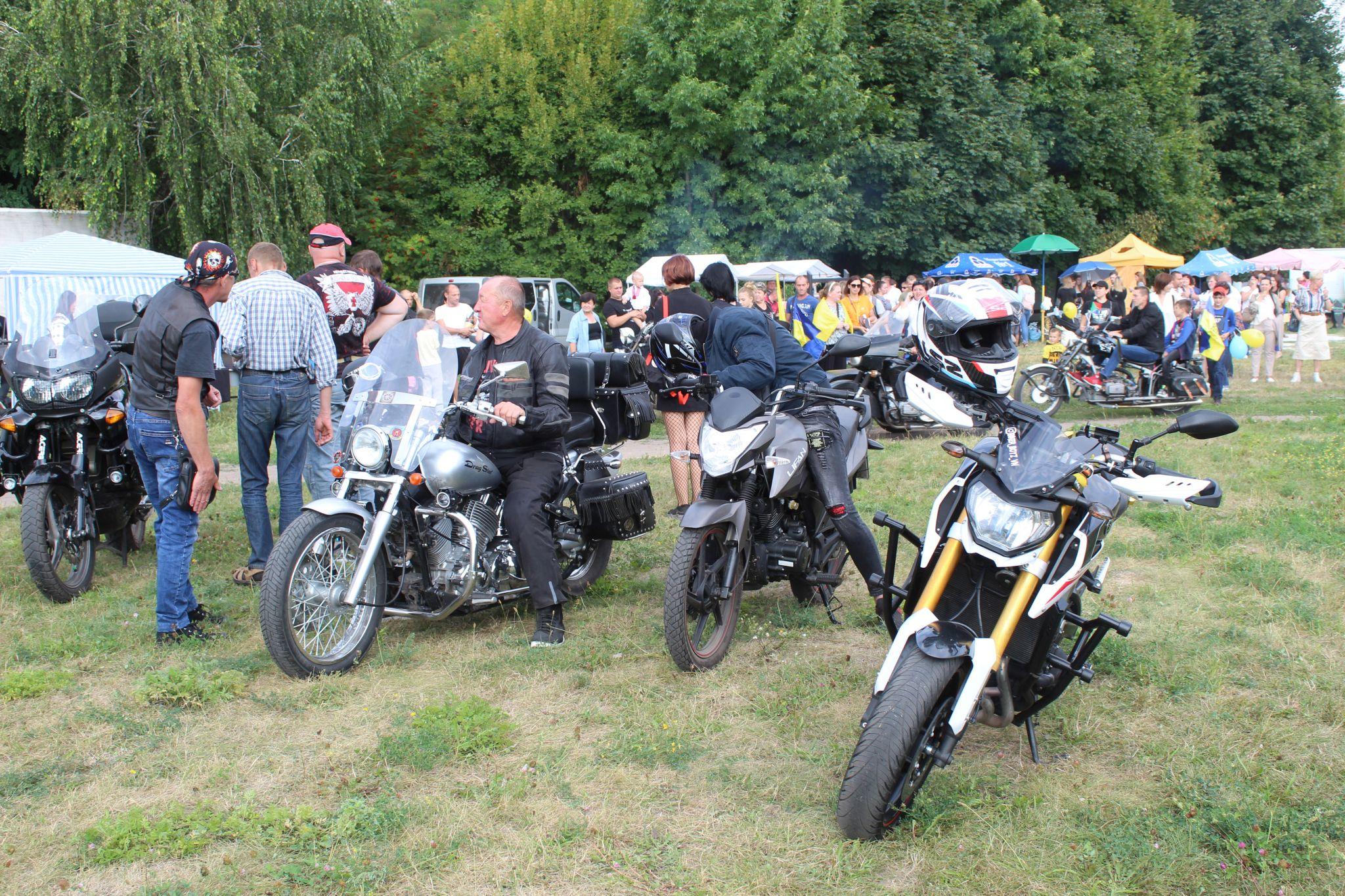 Новини Козятина - фото з Борщ, вареники та коровай: у Козятині провели фестиваль-ярмарку від сільських громад на день Незалежності України