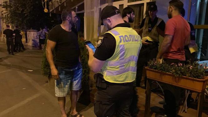 Новини Вінниці - фото з Розбили посуд у ресторані? Як діяти та чи потрібно за це платити