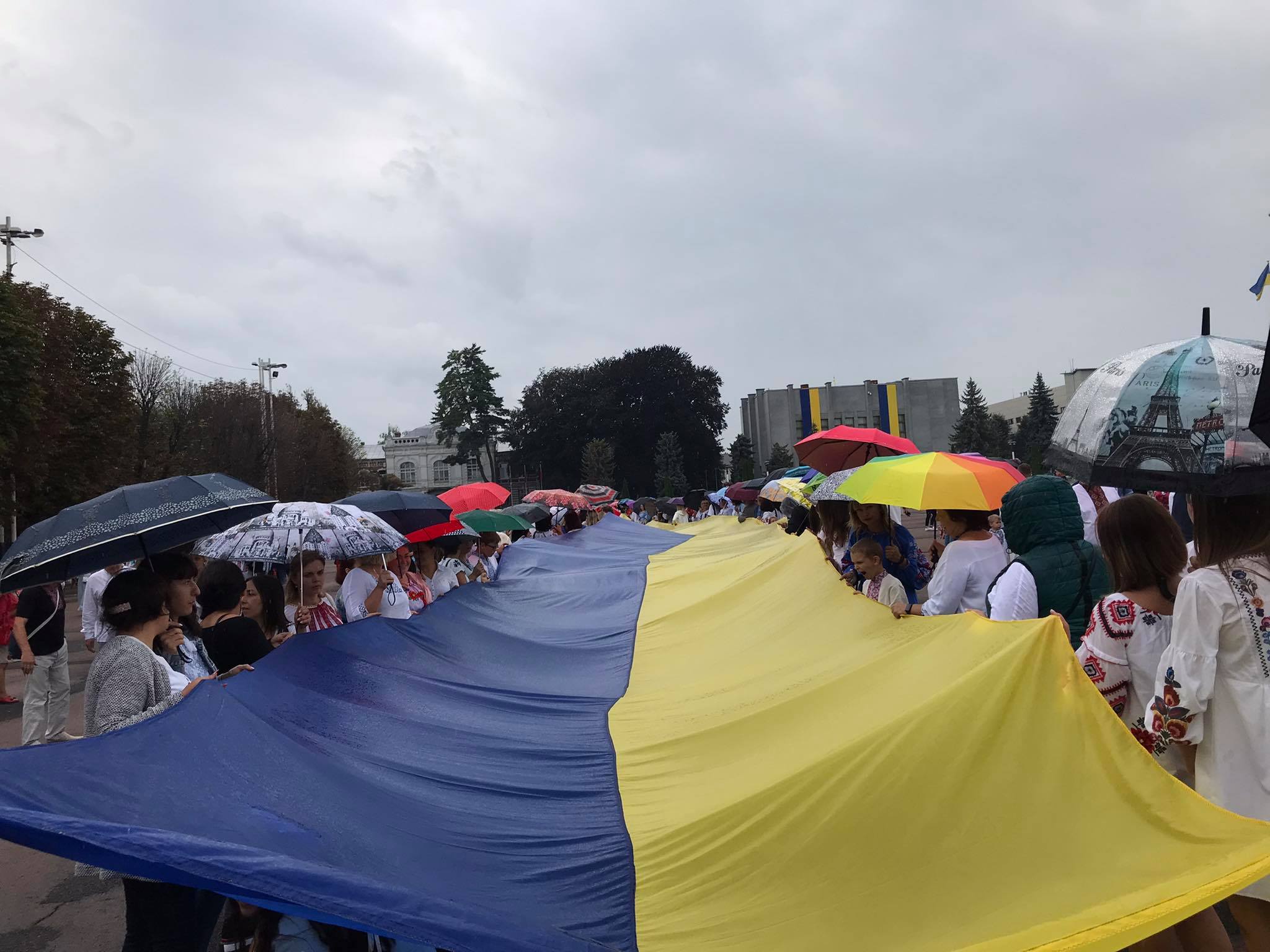 Новини Хмельницького - фото з Парад вишиванок у Хмельницькому: шукайте себе і знайомих на фото й відео Нет описания.