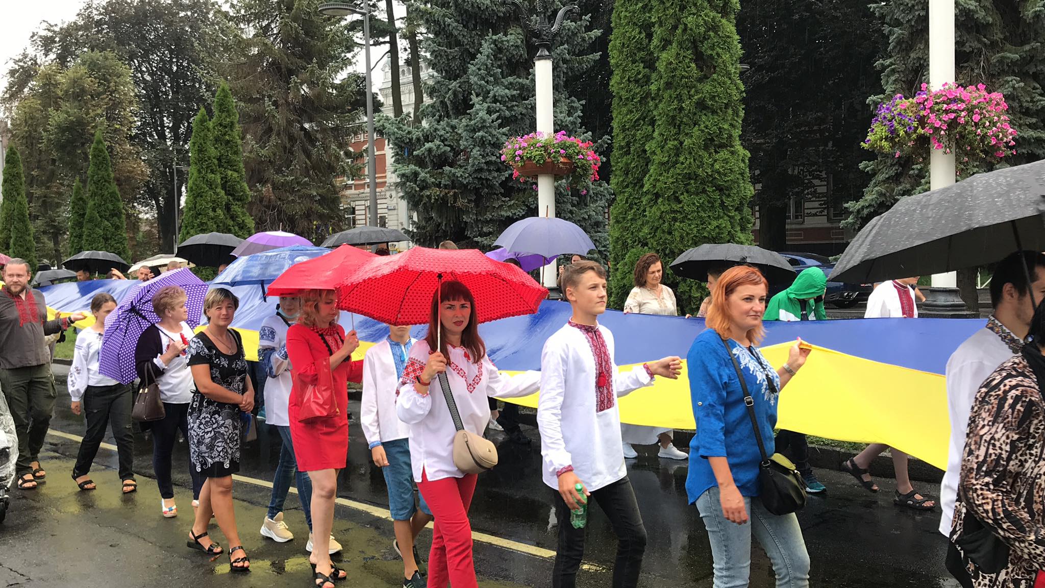 Новини Хмельницького - фото з Парад вишиванок у Хмельницькому: шукайте себе і знайомих на фото й відео Нет описания.