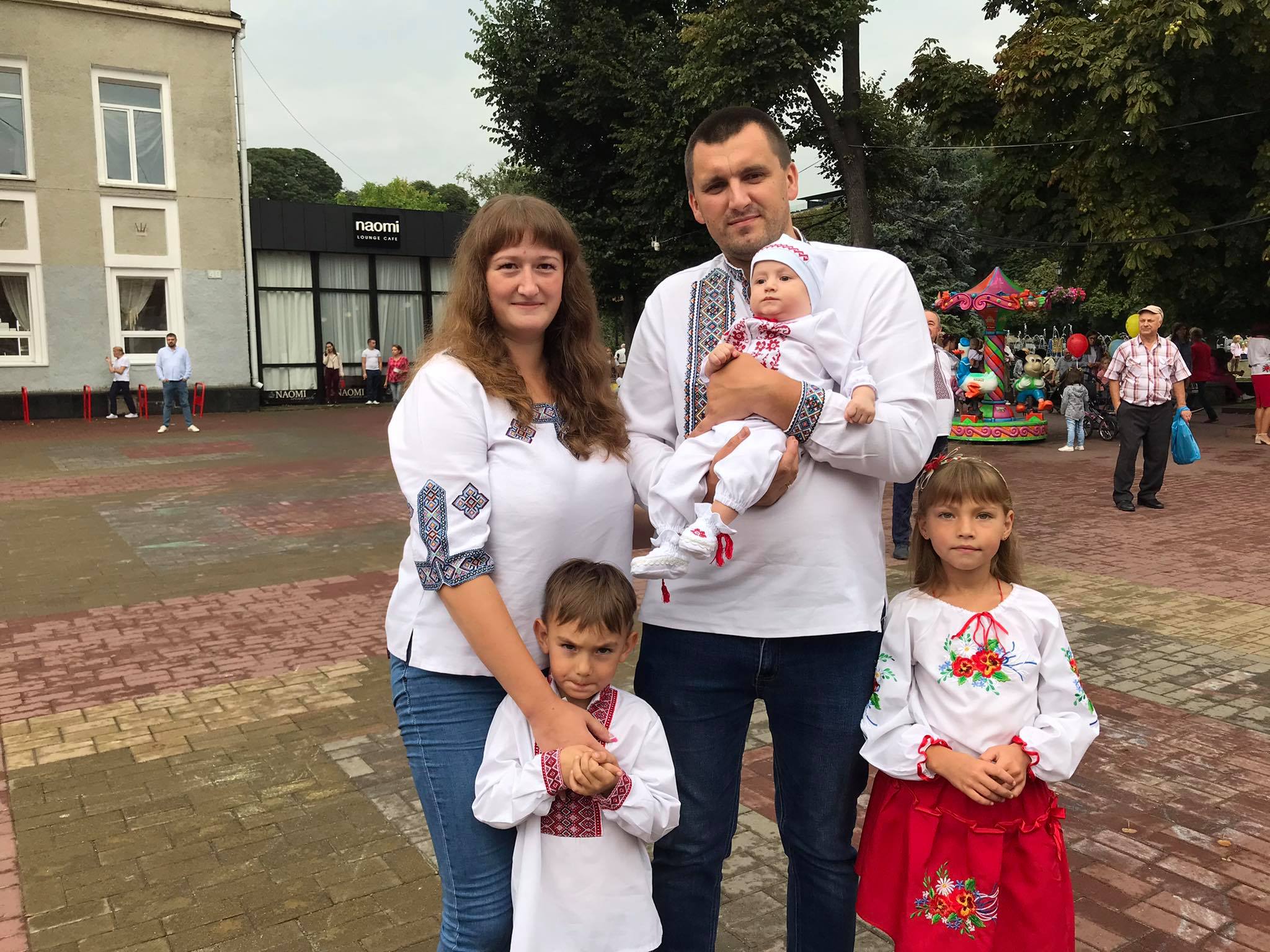 Новини Хмельницького - фото з Парад вишиванок у Хмельницькому: шукайте себе і знайомих на фото й відео Нет описания.