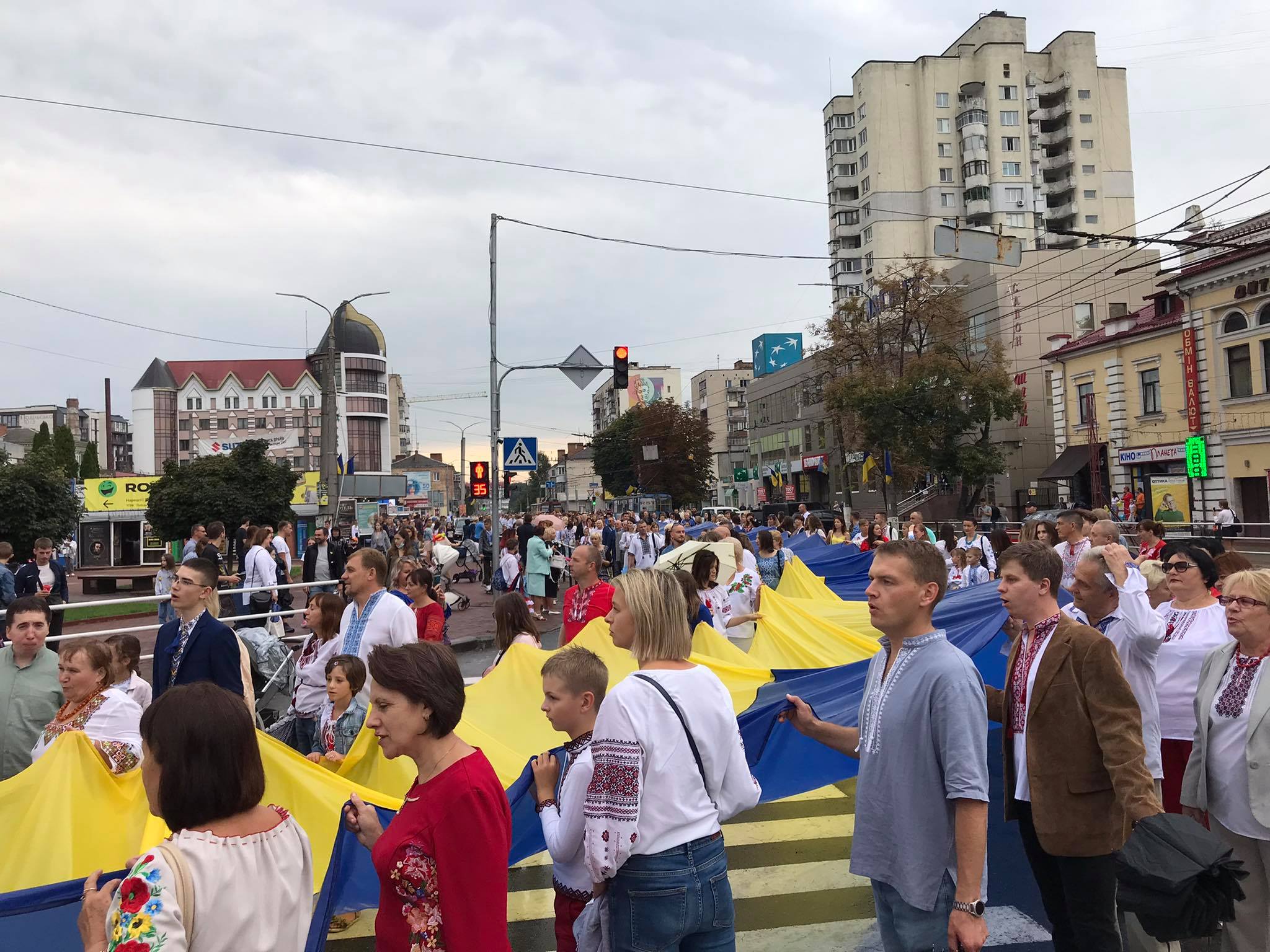 Новини Хмельницького - фото з Парад вишиванок у Хмельницькому: шукайте себе і знайомих на фото й відео Нет описания.