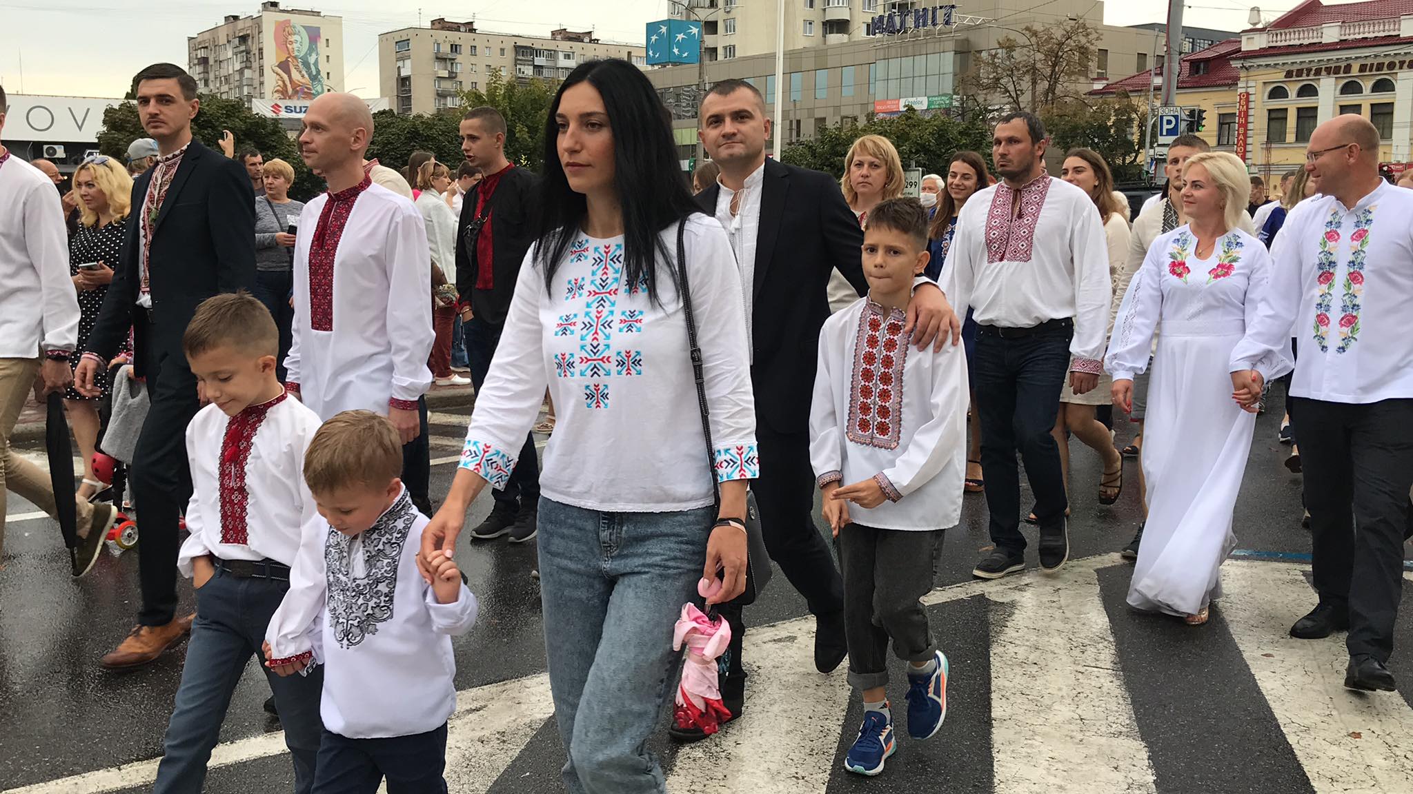 Новини Хмельницького - фото з Парад вишиванок у Хмельницькому: шукайте себе і знайомих на фото й відео Нет описания.