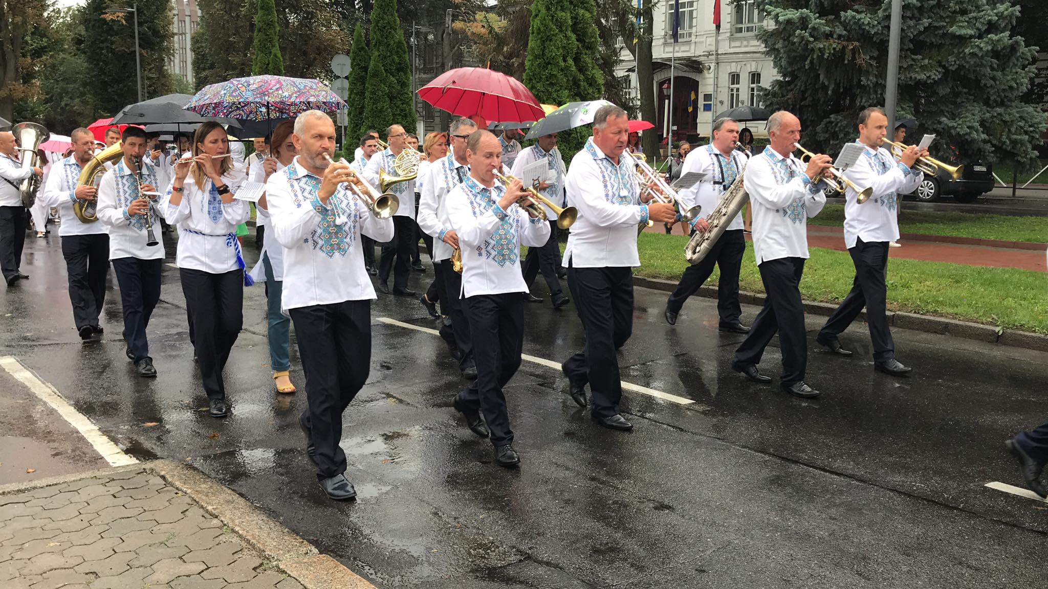 Новини Хмельницького - фото з Парад вишиванок у Хмельницькому: шукайте себе і знайомих на фото й відео Нет описания.