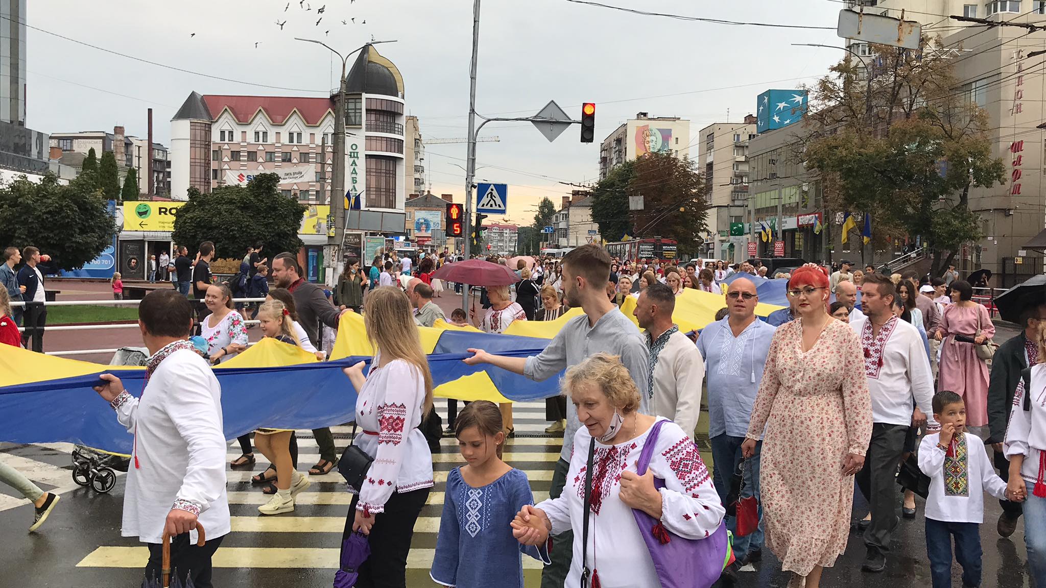Новини Хмельницького - фото з Парад вишиванок у Хмельницькому: шукайте себе і знайомих на фото й відео Нет описания.