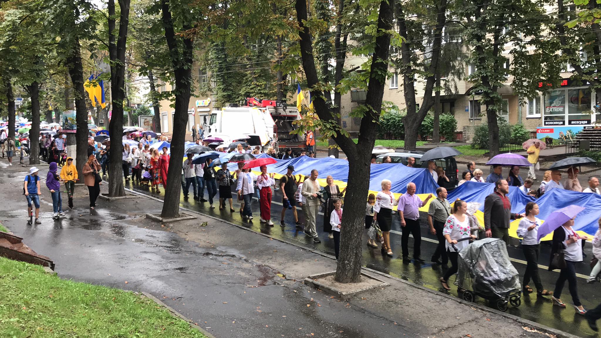 Новини Хмельницького - фото з Парад вишиванок у Хмельницькому: шукайте себе і знайомих на фото й відео Нет описания.