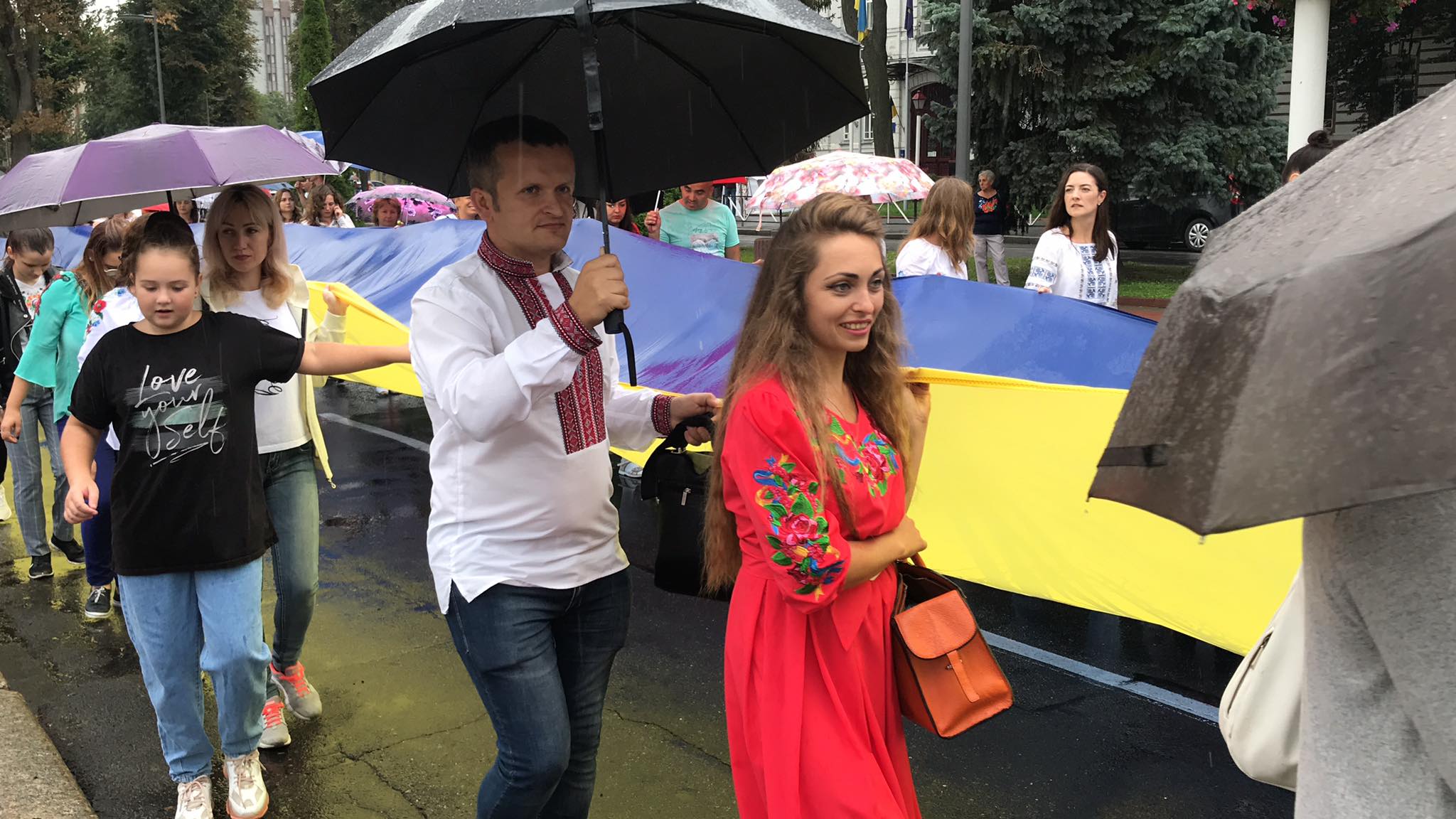 Новини Хмельницького - фото з Парад вишиванок у Хмельницькому: шукайте себе і знайомих на фото й відео Нет описания.