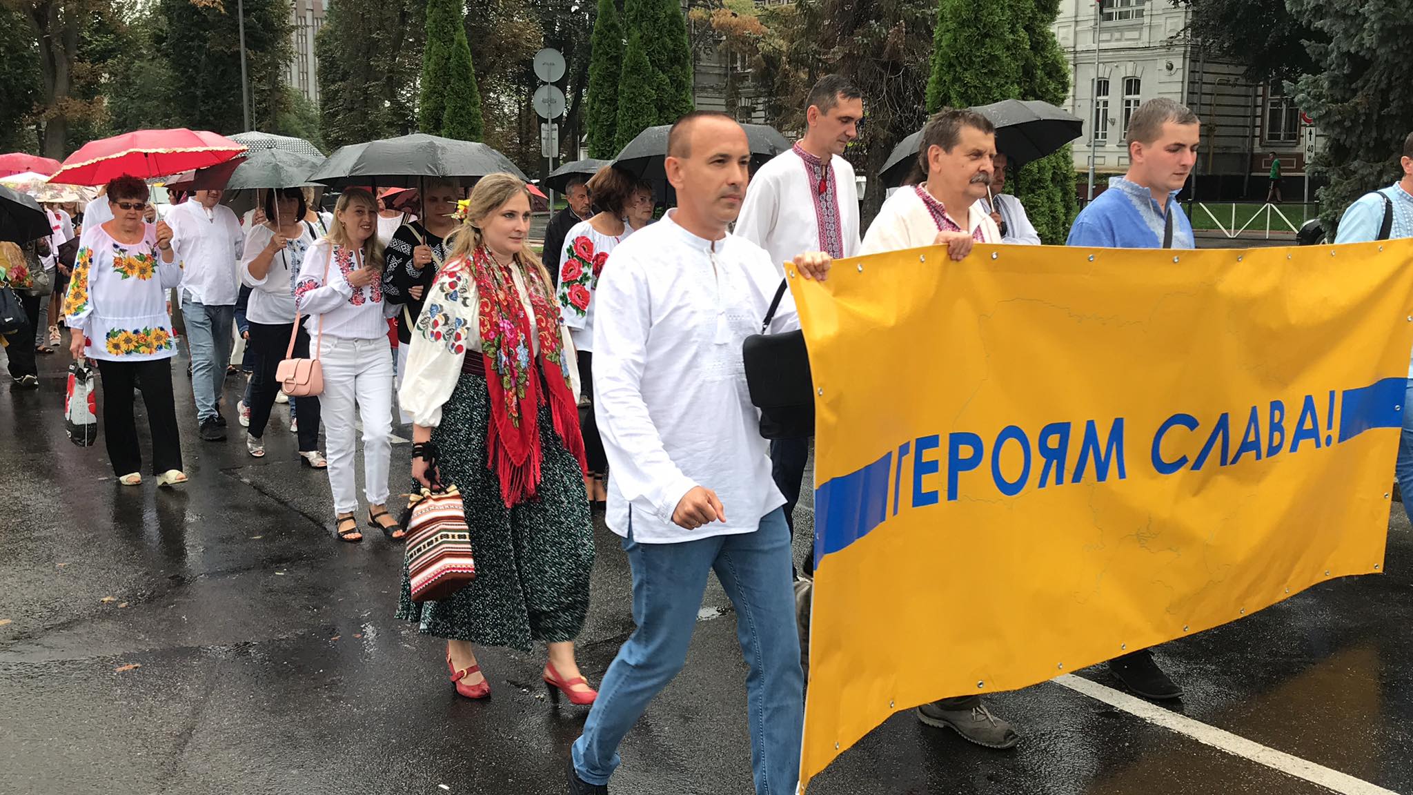 Новини Хмельницького - фото з Парад вишиванок у Хмельницькому: шукайте себе і знайомих на фото й відео Нет описания.