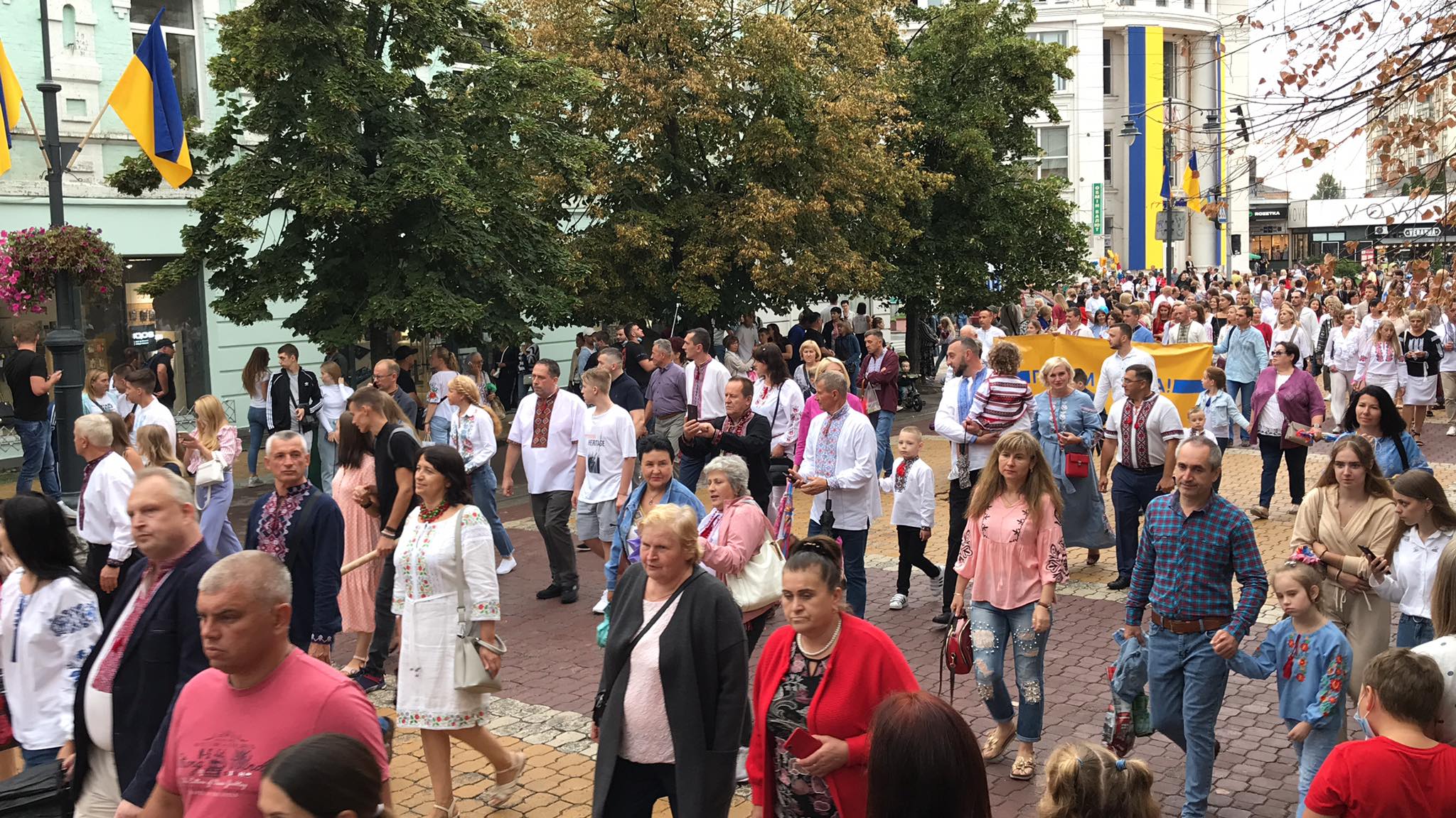 Новини Хмельницького - фото з Парад вишиванок у Хмельницькому: шукайте себе і знайомих на фото й відео Нет описания.