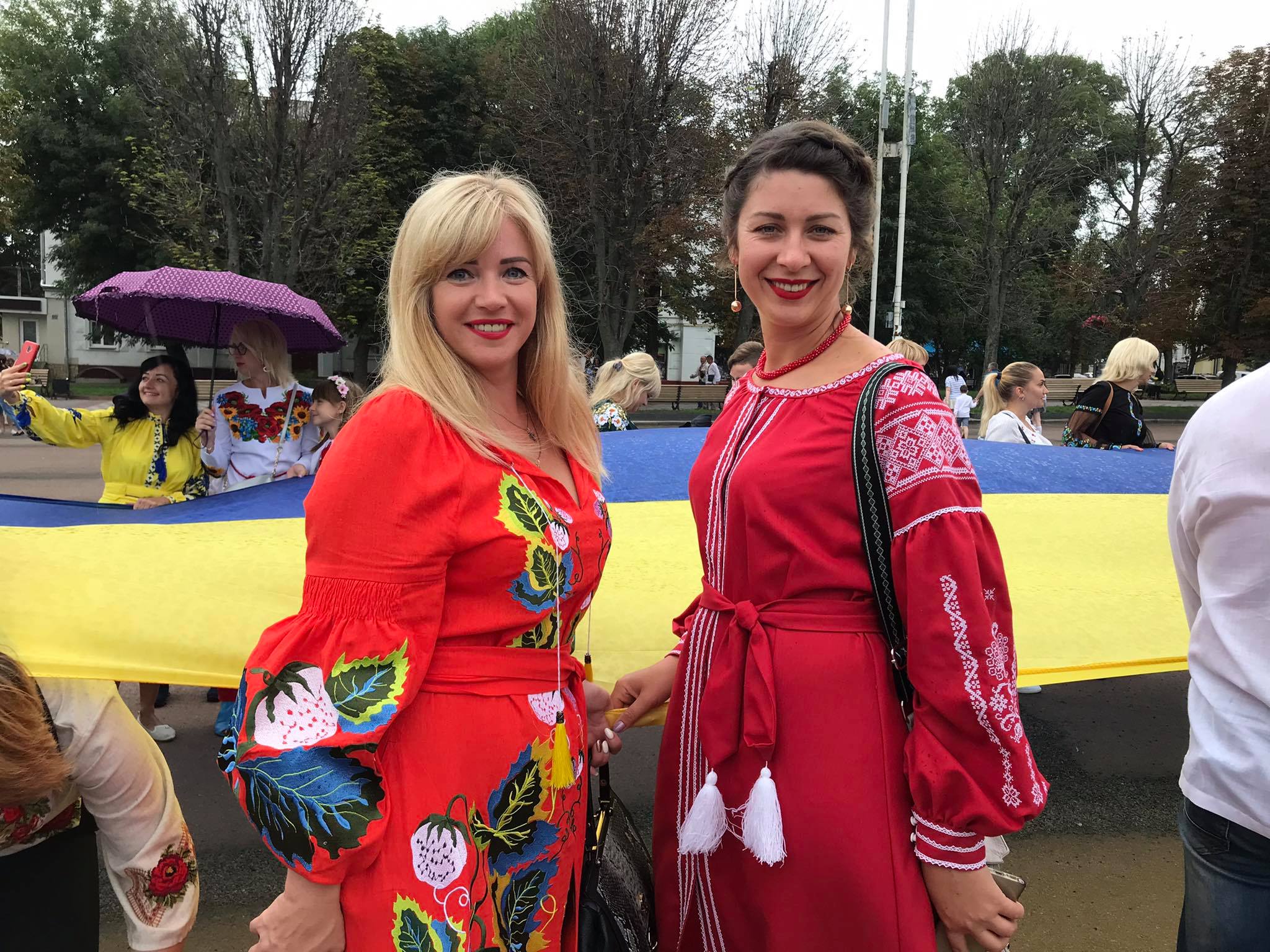Новини Хмельницького - фото з Парад вишиванок у Хмельницькому: шукайте себе і знайомих на фото й відео Нет описания.