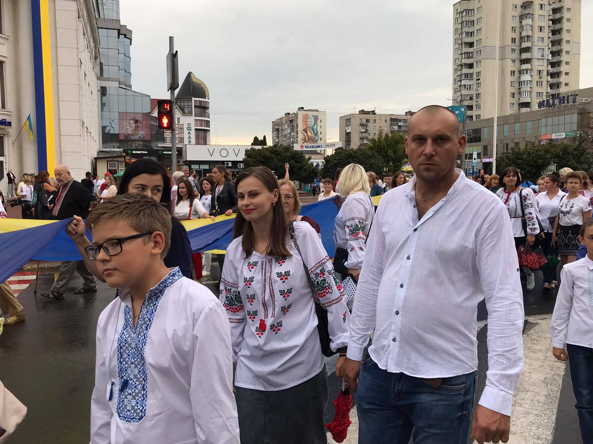 Новини Хмельницького - фото з Парад вишиванок у Хмельницькому: шукайте себе і знайомих на фото й відео Нет описания.