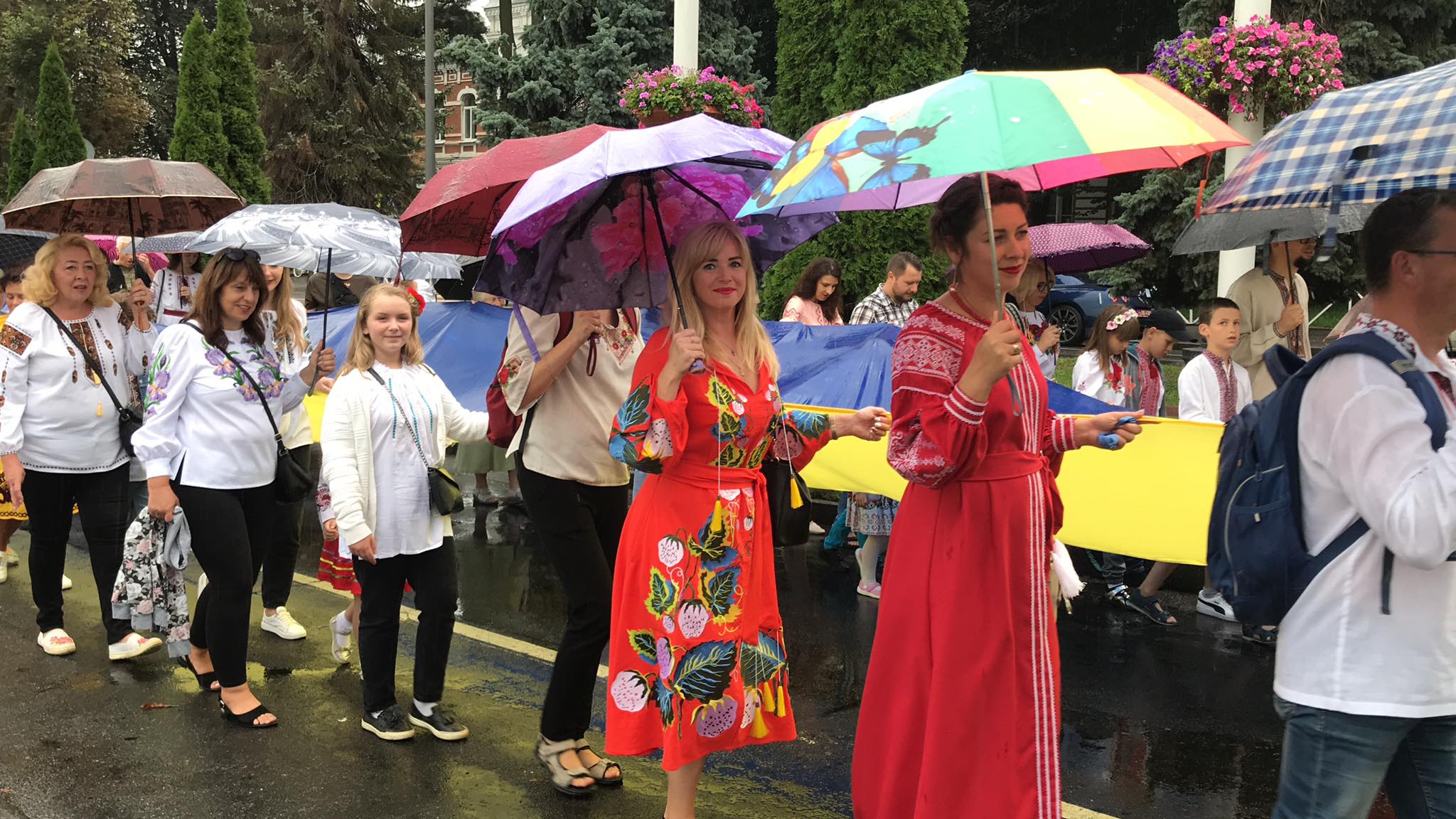 Новини Хмельницького - фото з Парад вишиванок у Хмельницькому: шукайте себе і знайомих на фото й відео Нет описания.