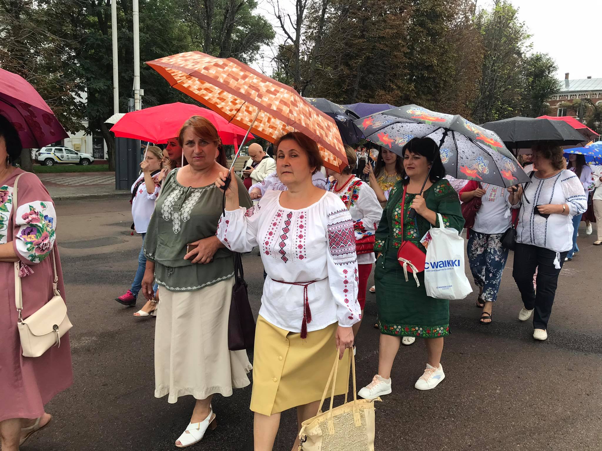 Новини Хмельницького - фото з Парад вишиванок у Хмельницькому: шукайте себе і знайомих на фото й відео Нет описания.