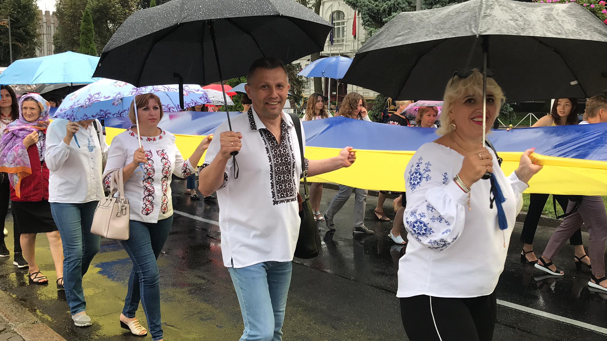 Новини Хмельницького - фото з Парад вишиванок у Хмельницькому: шукайте себе і знайомих на фото й відео Нет описания.