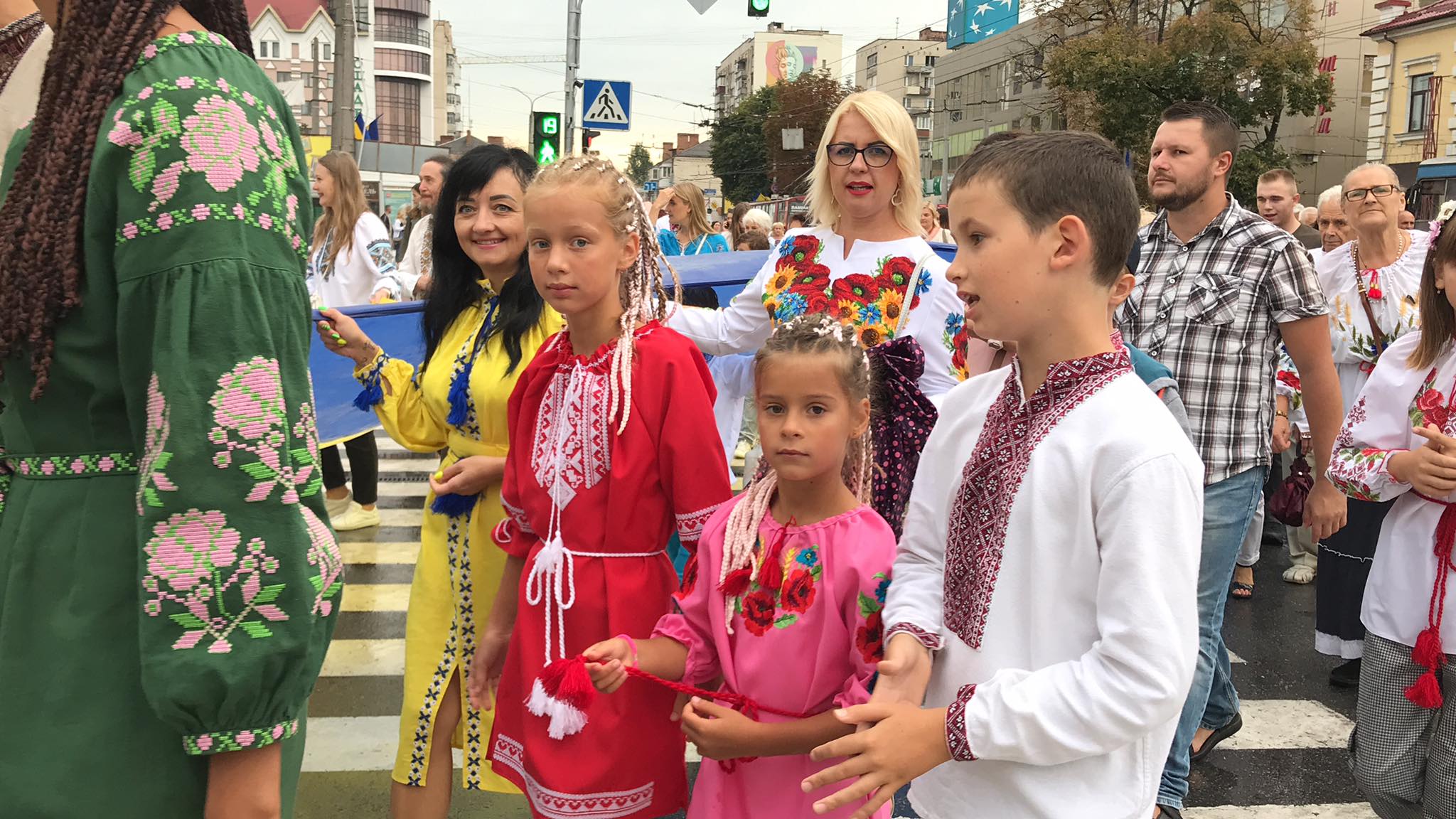 Новини Хмельницького - фото з Парад вишиванок у Хмельницькому: шукайте себе і знайомих на фото й відео Нет описания.