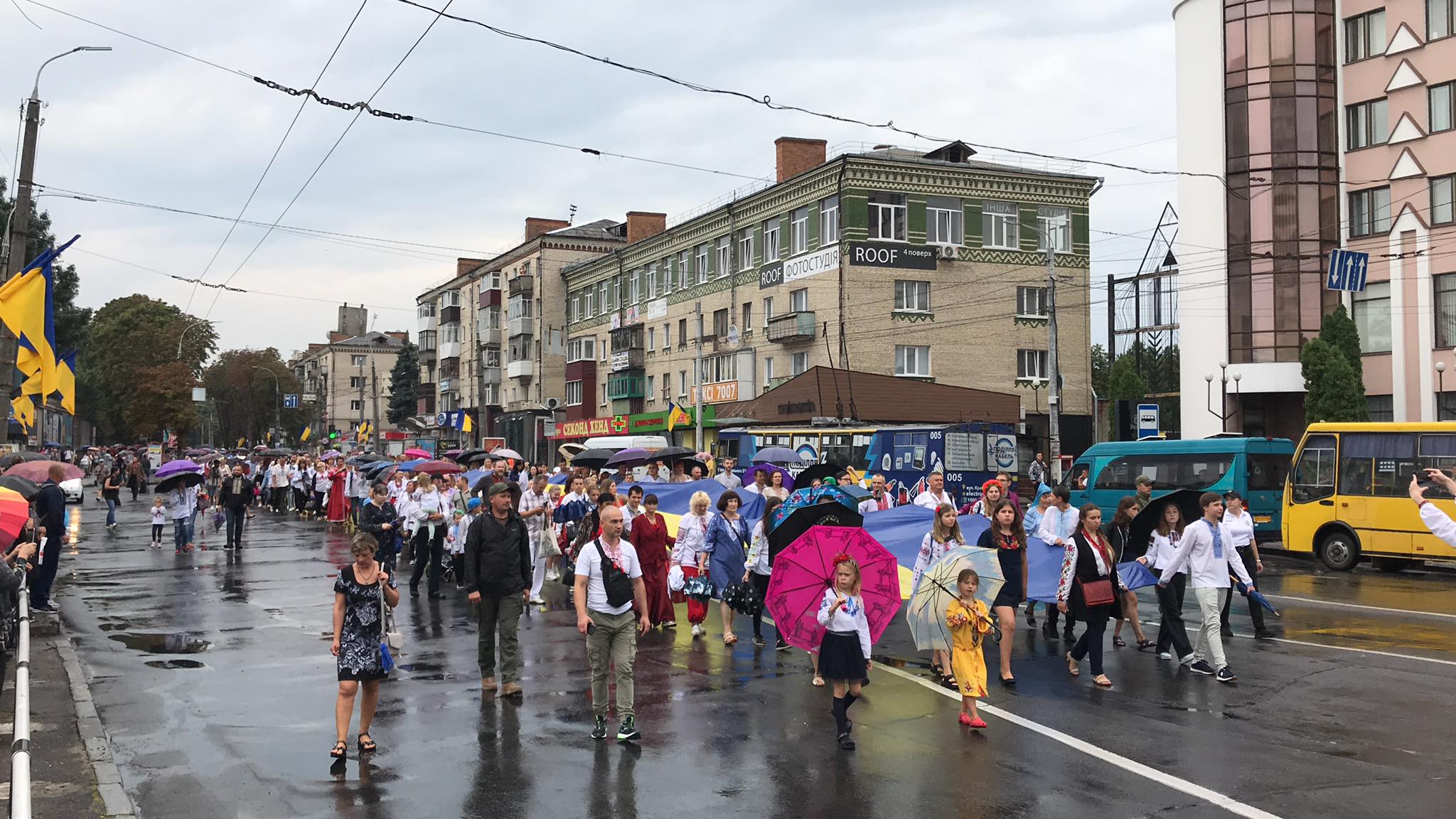 Новини Хмельницького - фото з Парад вишиванок у Хмельницькому: шукайте себе і знайомих на фото й відео Нет описания.