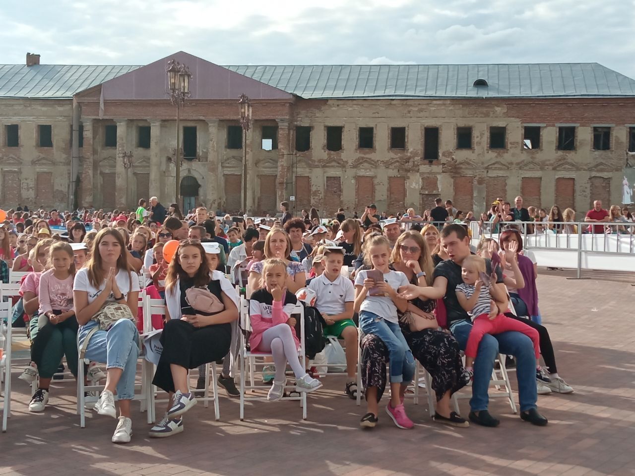 Новини Вінниці - фото з Під парасольками й зі сльозами на очах. Репортаж з вечірньої програми другого дня OPERAFEST TULCHYN