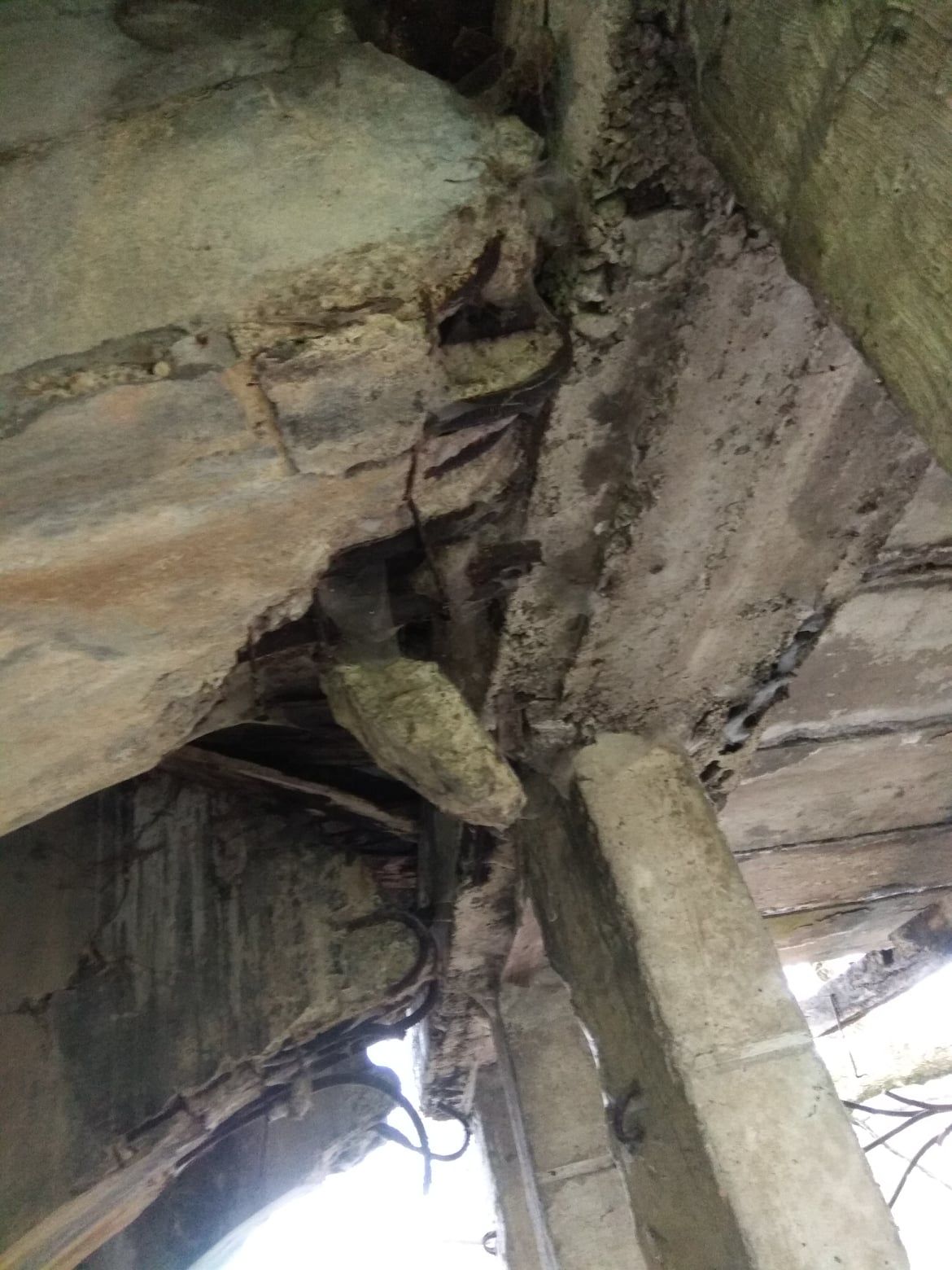 Новини Тернополя - фото з Бережанці б'ють на сполох: у місті розвалюється автомобільний міст (ФОТО)