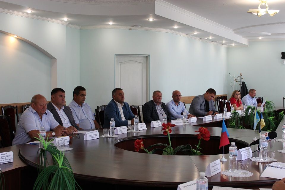 Новини Хмельницького - фото з Від браку кадрів до ввізного мита та ПДВ: підприємці Хмельниччини озвучили ключові проблеми бізнесу (пресслужба С.Лабазюка)